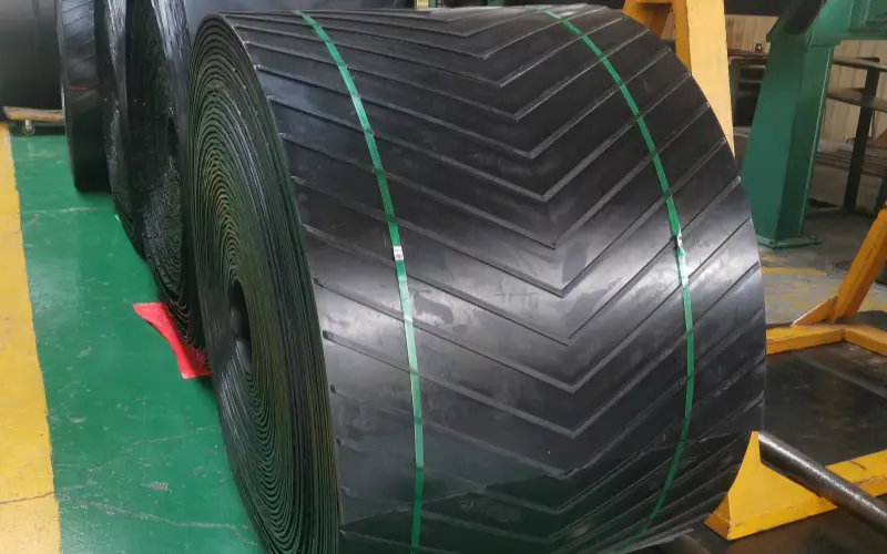 Surface Design and Edge Protection -chevron conveyor belt