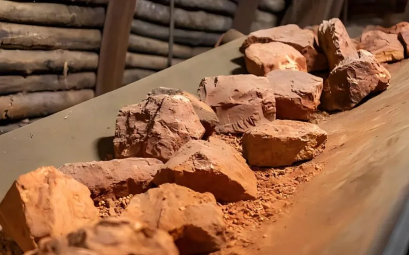 big stone on the heavy duty conveyor belt