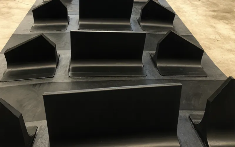 8.Polygonal conveyor belt cleats