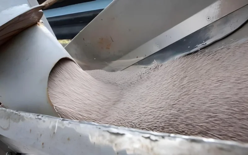 2.4.5 Fertilizer conveyor belt