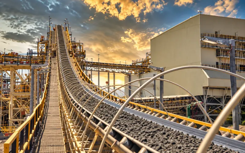 11.ep-vs-nn-conveyor-belt-in-operation